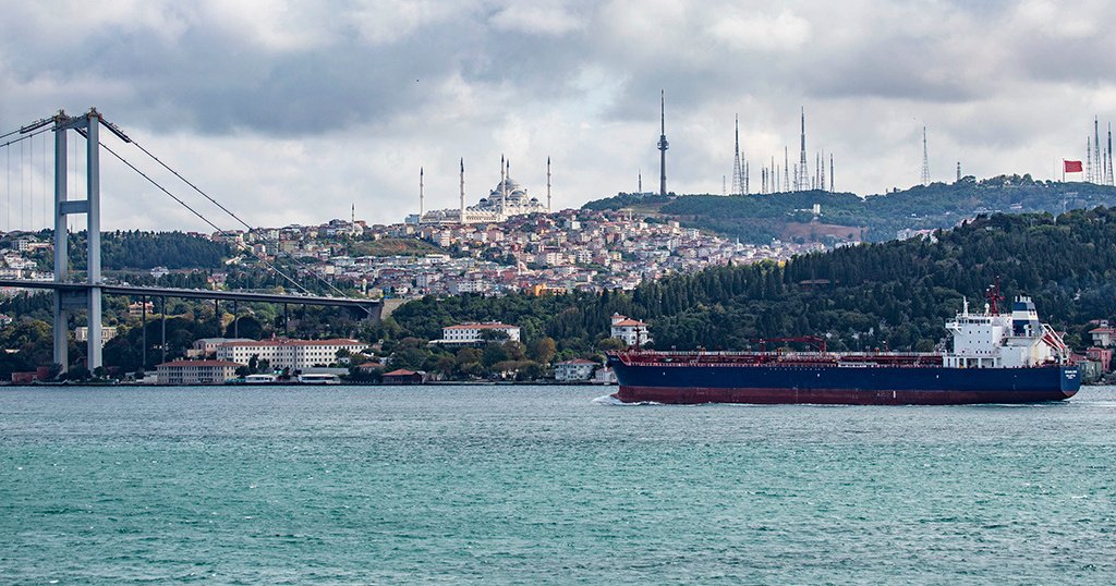 МО Турции: Анкара будет строго соблюдать Конвенцию Монтрё о проливах