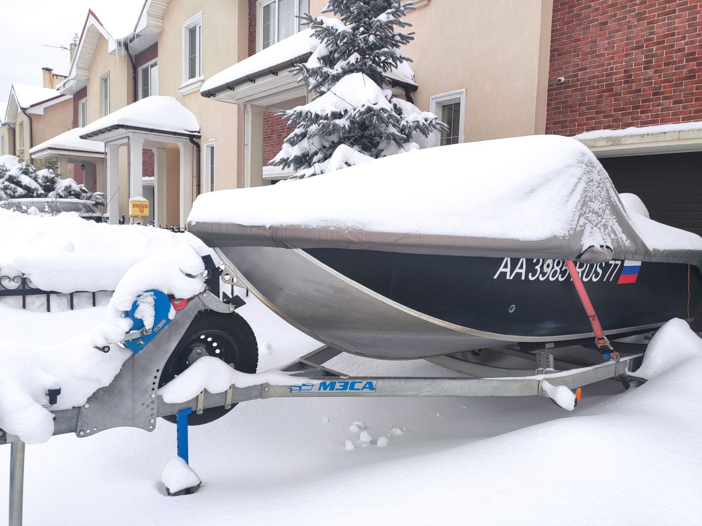 Как зимует моя лодка